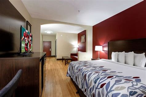 red roof inn rooms.